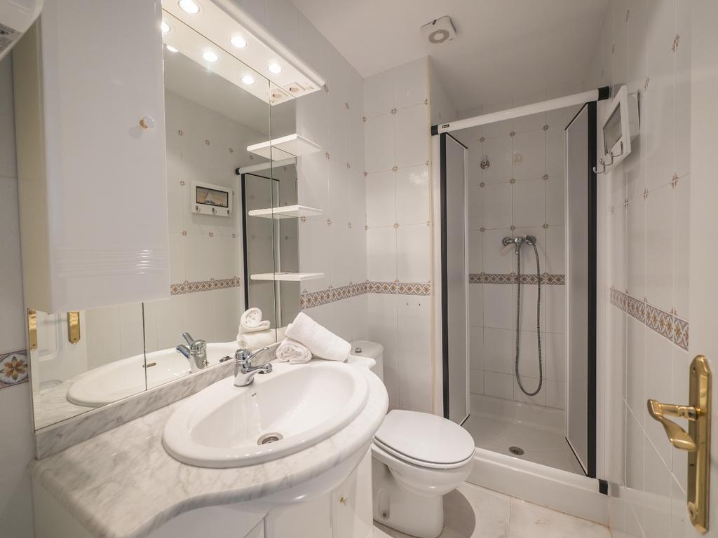 Agi Bella Panoramica Apartment Roses Exterior photo